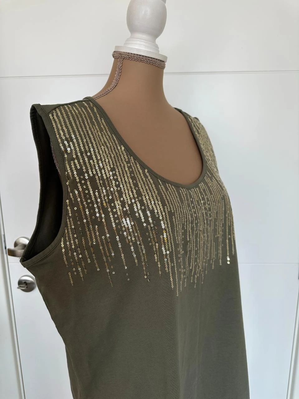 Bel & Bo 3XL/46 nieuwe top met glitter voorkant .